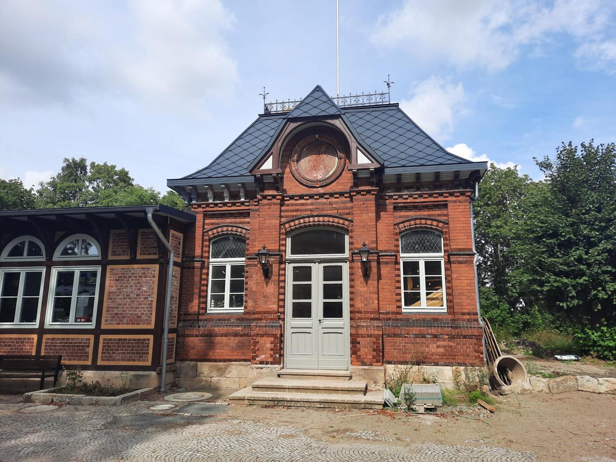 Schlossbahnhof 巴伦施泰特 外观 照片